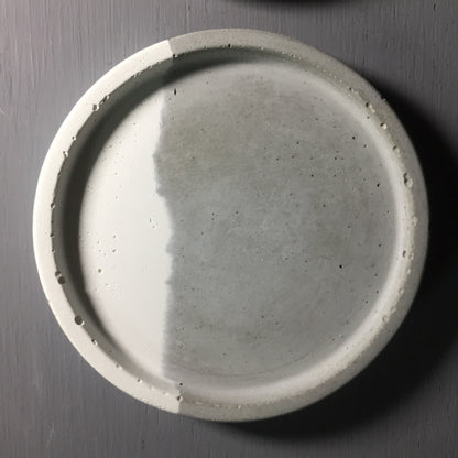 Concrete round tray / accessory holder (small) - "couple"